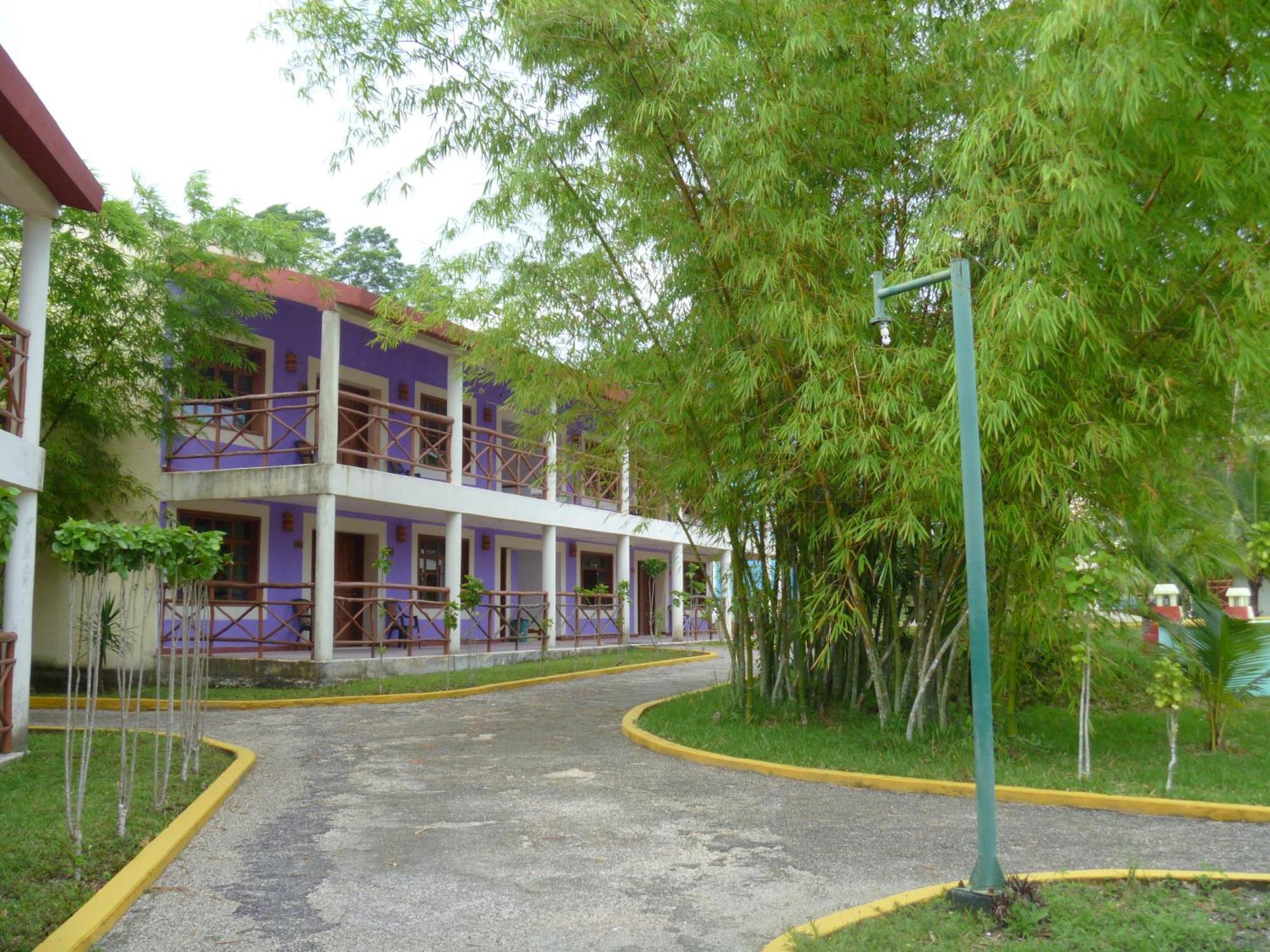 Hotel Debliz Xpujil Esterno foto